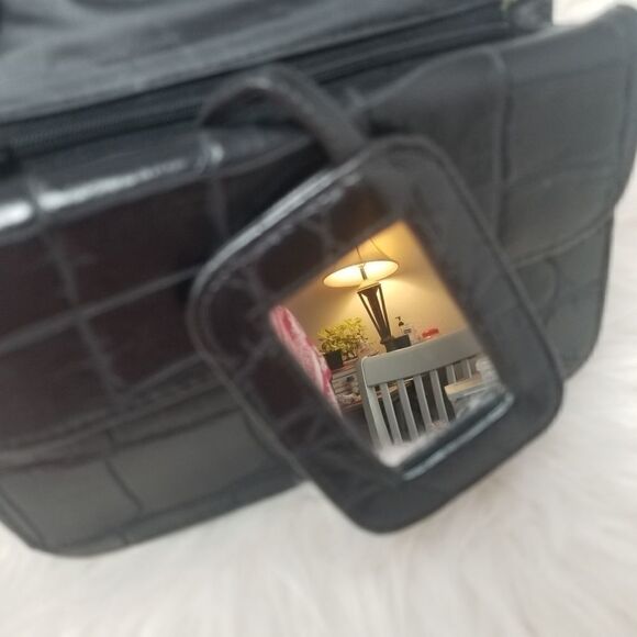 Cute Crossbody Bag w/Unique Closure Faux Leather - Picture 6 of 11